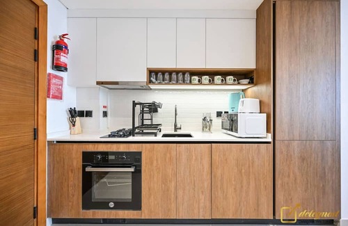 Dubai Apartment | New Studio 5min Walk to Bus Stop