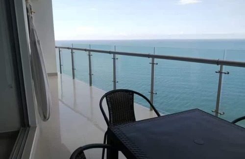 Marbella Apartment | 26th floor apartment with a fantastic ocean front view