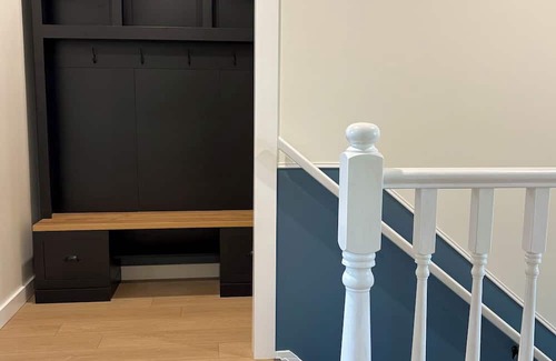 Rossland House | Modern 2BR Charm– Prime Location