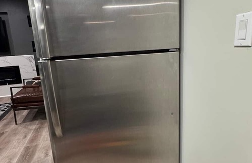 Transcona House | Cozy 3-Bedroom Basement Suite with Private Entrance