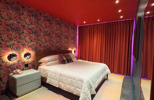 Cherokee Triangle Hotel | Hotel Hilo - Room 201