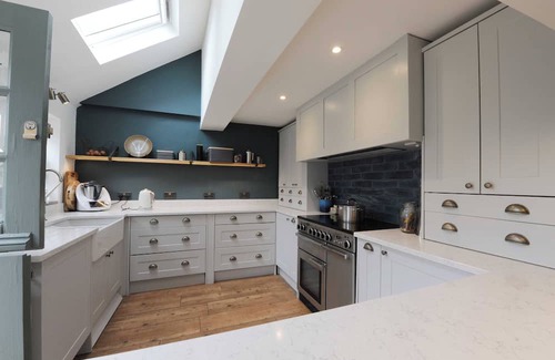 Kegworth House | 3 Bed Near Kegworth Village w/Airport & M1 Access