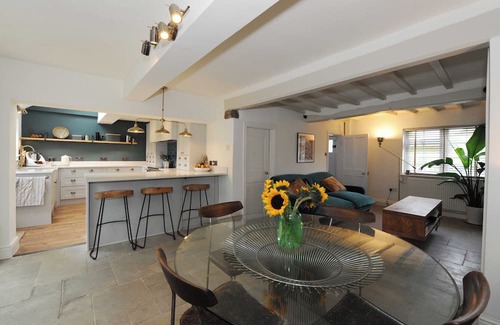 Kegworth House | 3 Bed Near Kegworth Village w/Airport & M1 Access