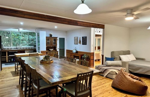 Lamington Cottage | Creekside Rainforest Retreat, perfect for groups seeking a nature getaway.