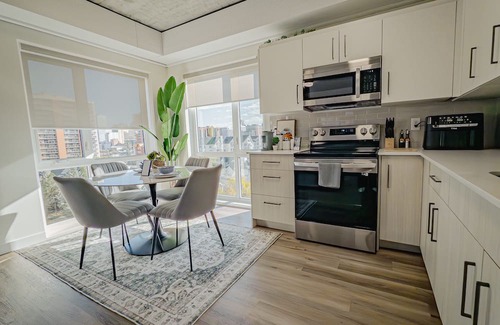 North Central Edmonton Apartment | Downtown 2BR Rogers w/parking/Gym/Patio/Ac