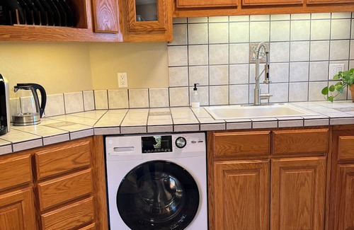 Auburn Cottage | 1 Bed/1 Bath Cottage King Bed Fireplace Yard Pets OK Quiet Private