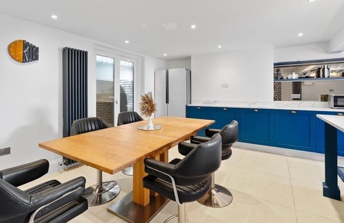 Stepney Green House | Royal Oak House 3BR Near City Centre