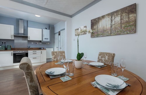 High Hazels House | Stylish 3BR House | Perfect for Contrators & Extended Stays