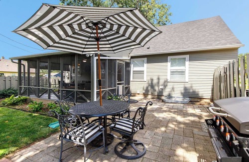 Ames House | Crane Haven - Walk to CyRide, Games & Grill
