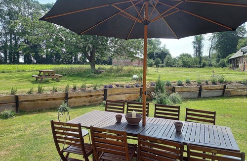 Angiens Bed & Breakfast | Fern room at Maison Silleron. Breakfast included. 5*