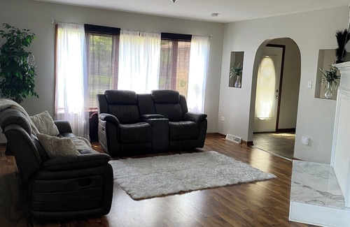 Lansing House | Welcome To Our Beautiful Home!
