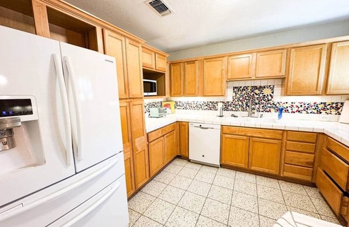 Terrell Heights House | Charming 3-Bedroom Getaway | Sleeps 6 | Cozy