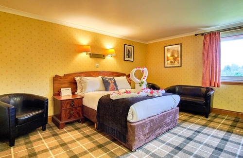 Tyndrum Hotel | Highland Getaway with On-Site Dining, Scenic Gardens & National Park Access