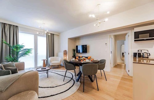 Plasky Apartment | 3BR NATO & EU Apartment Free Luggage Room