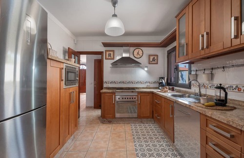 Candelaria House | Holidays 'El Chocito' with Private Pool, Wi-Fi and Air Conditioning