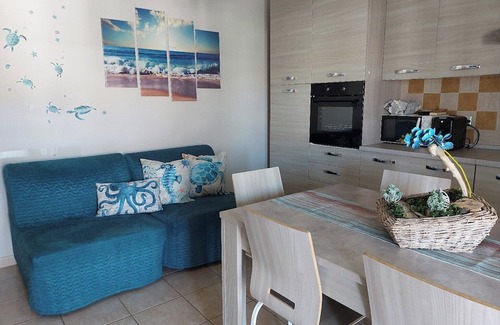 Marina di Vasto Apartment | A stone's throw from the sea, "Grecale house"