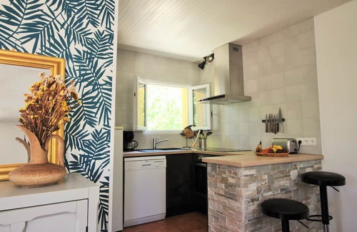 Cenac-et-Saint-Julien Apartment | Gîte Campagne - Gîte for 4 people with terrace and swimming pool 10km from Sarlat