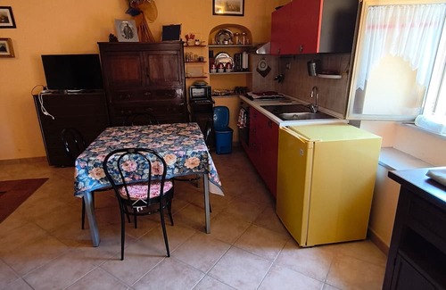 Lacedonia Apartment | Holiday Home 'La Casa Arancione' with Balcony