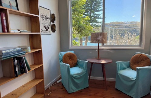Malua Bay House | Malua Bay Waterfront Cottage | Pet Friendly & WiFi
