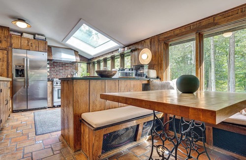 Bedford House | Bedford Retreat: 15 Mi to Long Island Sound