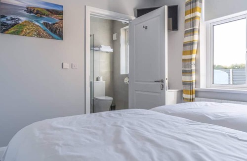 Tramore House | Burrows Lodge Guesthouse