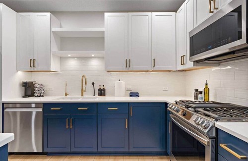 Dayton House | Private 10-Acre Estate Pool 2 Kitchens