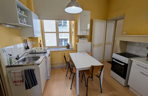 Vesoul Cottage | Charming apartment in the heart of Vesoul with private parking