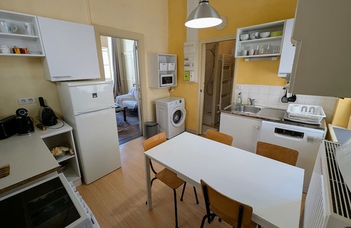 Vesoul Cottage | Charming apartment in the heart of Vesoul with private parking