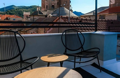 Albenga Apartment | Apartment 'Torri e Tramonti' with Private Terrace and Air Conditioning