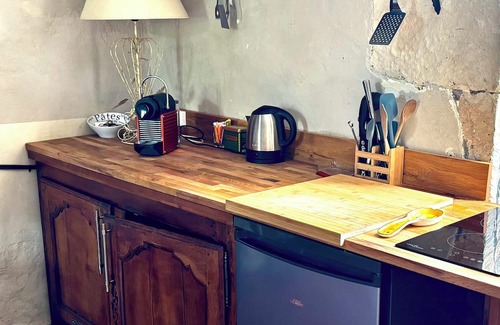 La Peruse House | Holiday home in a monumental Charente house.