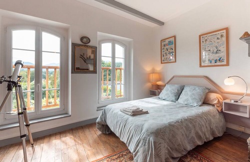 Lagarde Bed & Breakfast | Bed and Breakfast 'Chambre Mathilde Et Sa Suite' with Mountain View, Shared Terrace and Wi-Fi