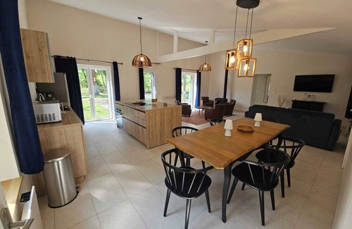 Saint-Quentin-en-Tourmont House | Gîte Prestige au Coeur De La Baie De Somme
