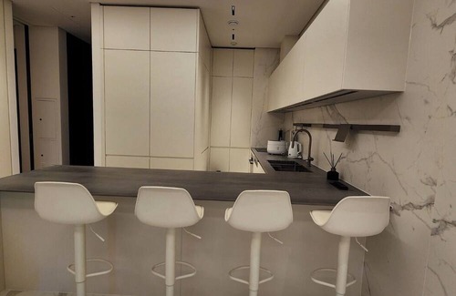 Nonhyeon-dong Apartment | 강남구청역 1분 신축 고급 풀옵션 분리형 원룸