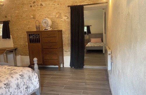 Brux Bed & Breakfast | Chambre du Jardin, French farmhouse bed and breakfast family room, sleeping 1-4