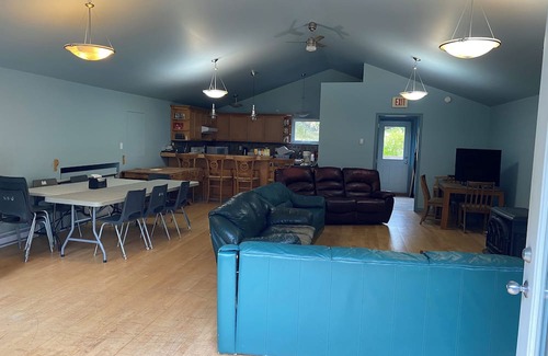 Keats Island Cabin | Keats Island Paradise - Pilot House Cabin #1 and Lounge