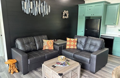 Clarksville Cabin | King Cullen Cabin - Brand New In Charming Clarksville, Arkansas