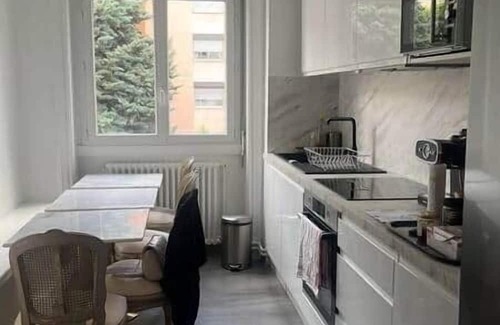 Perrache Apartment | "Guillaume Cityscape" - 4-room apartment