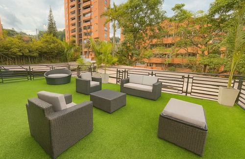 Buenos Aires House | 8-bedroom Poblado house with Pool