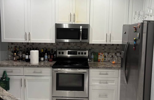 Survey Creek House | Spacious 4-bedroom house with AC, with Private Pool in marvelous Pompano Beach