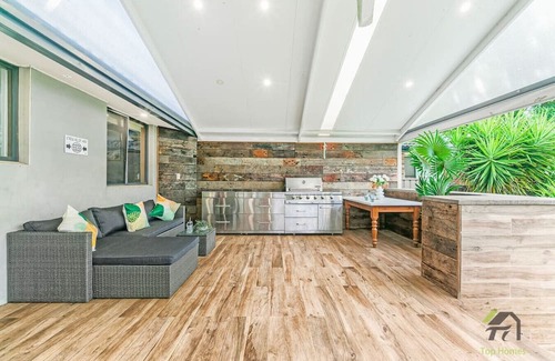 Cranebrook House | Cranebrook Leisurely Home