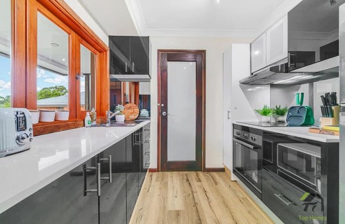 Cranebrook House | Cranebrook Leisurely Home