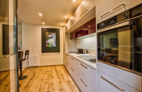 Tourgeville Apartment | Superb 2-Bed with Large Private Garden