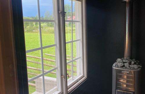 Sandared House | Tranquil 3-bedroom house for a peaceful getaway with sauna and jacuzzi.