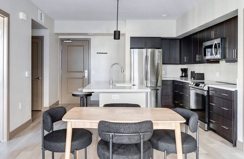 Burlingame Apartment | Blueground | Lyon Hoag, rooftop, nr Bayfront Park