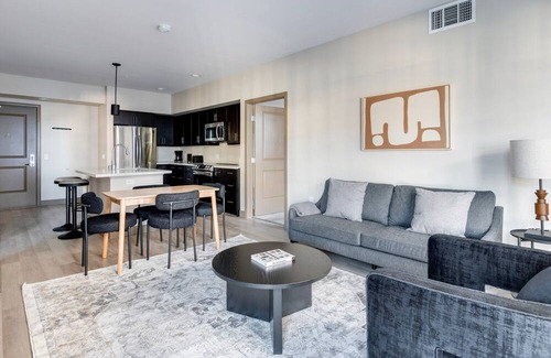 Burlingame Apartment | Blueground | Lyon Hoag, rooftop, nr Bayfront Park