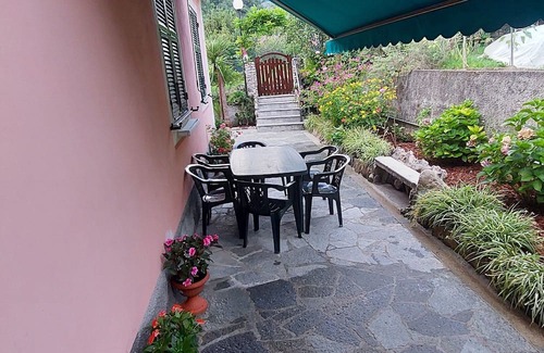 Recco House | GRANDPARENTS' HOUSE, GREEN CORNER 5 MINUTES FROM THE SEA