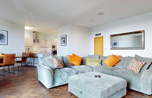 Ashford Apartment | Panorama Penthouse Duplex