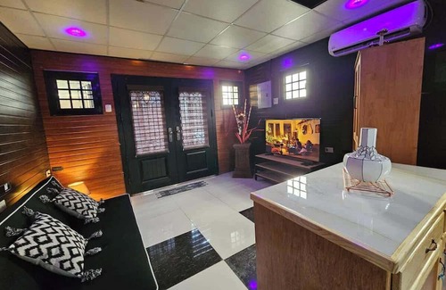 Claxton Bay Apartment | The Studio of Praise