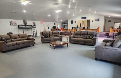 Mattoon House | Bring The Whole Crew, We've Got Room!