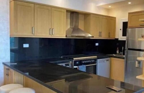 Sakkala Apartment | Sunny Hurghada Beachfront Home with Pool